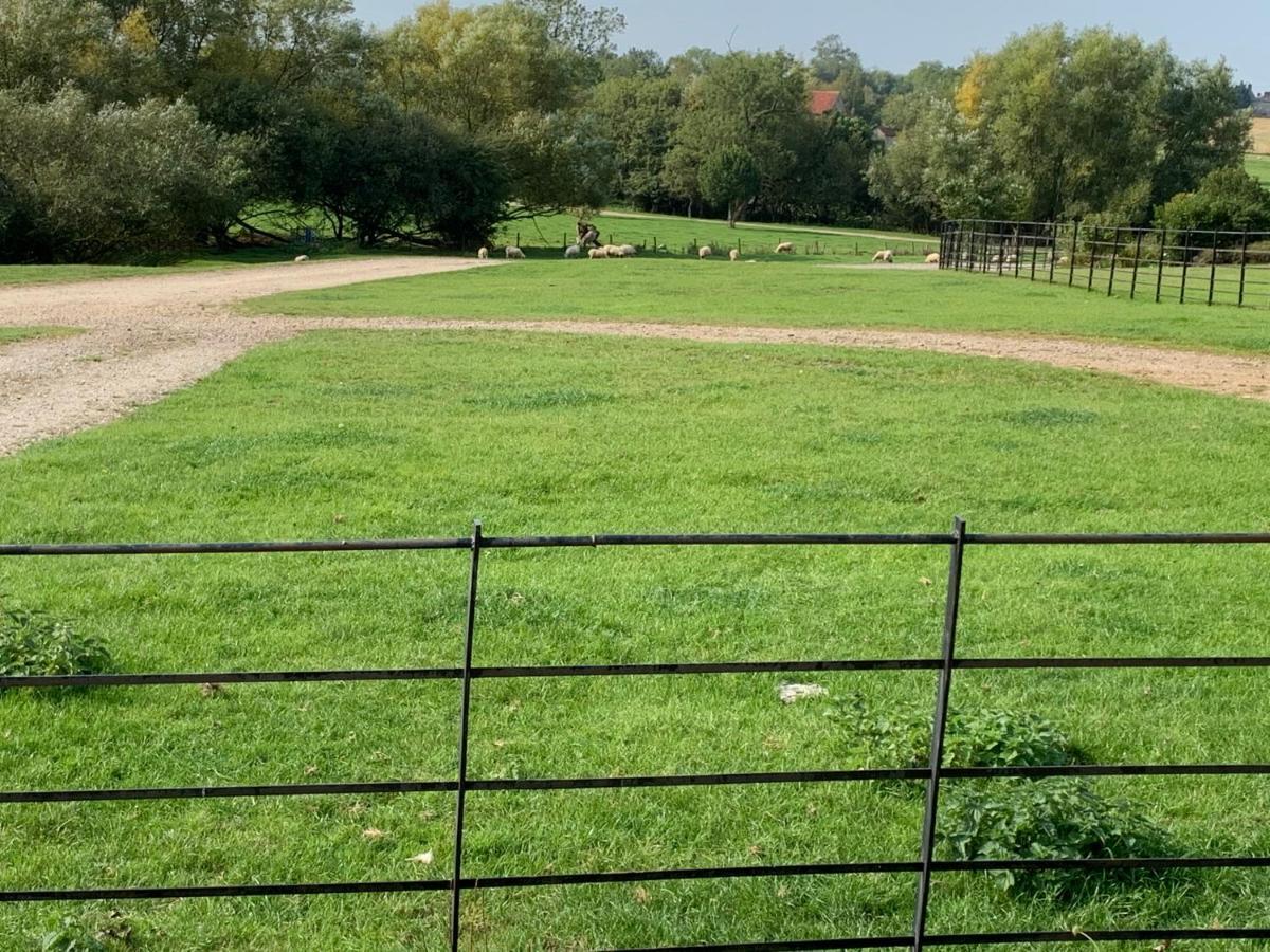 Weatherhead Farm Shepherds Hut Vila Buckingham Exterior foto
