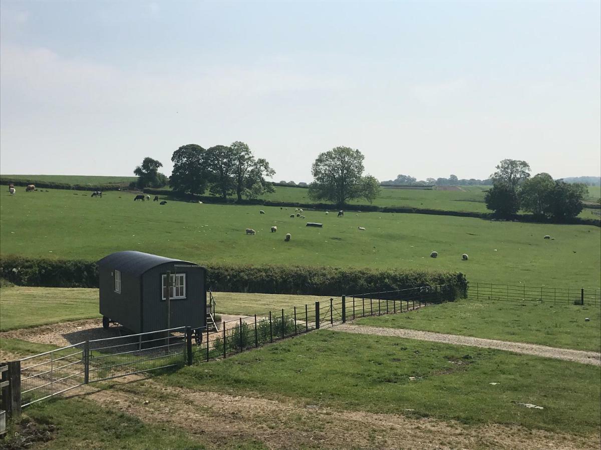 Weatherhead Farm Shepherds Hut Vila Buckingham Exterior foto